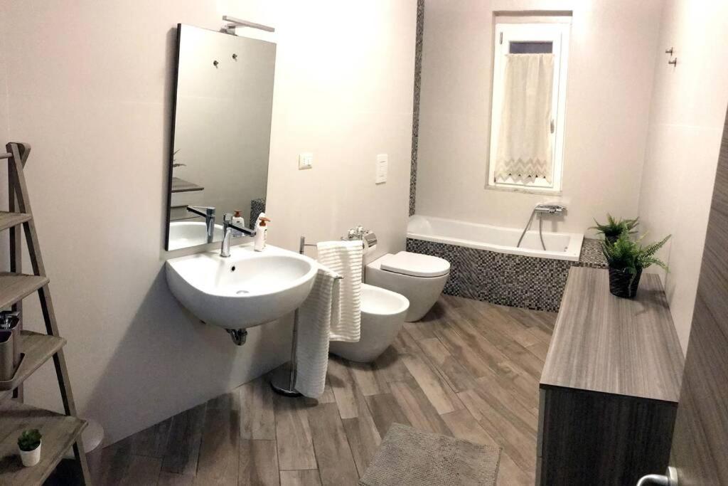 Casa Cantoniera-Guest House : Costruite Il Viaggio Pompei Bagian luar foto